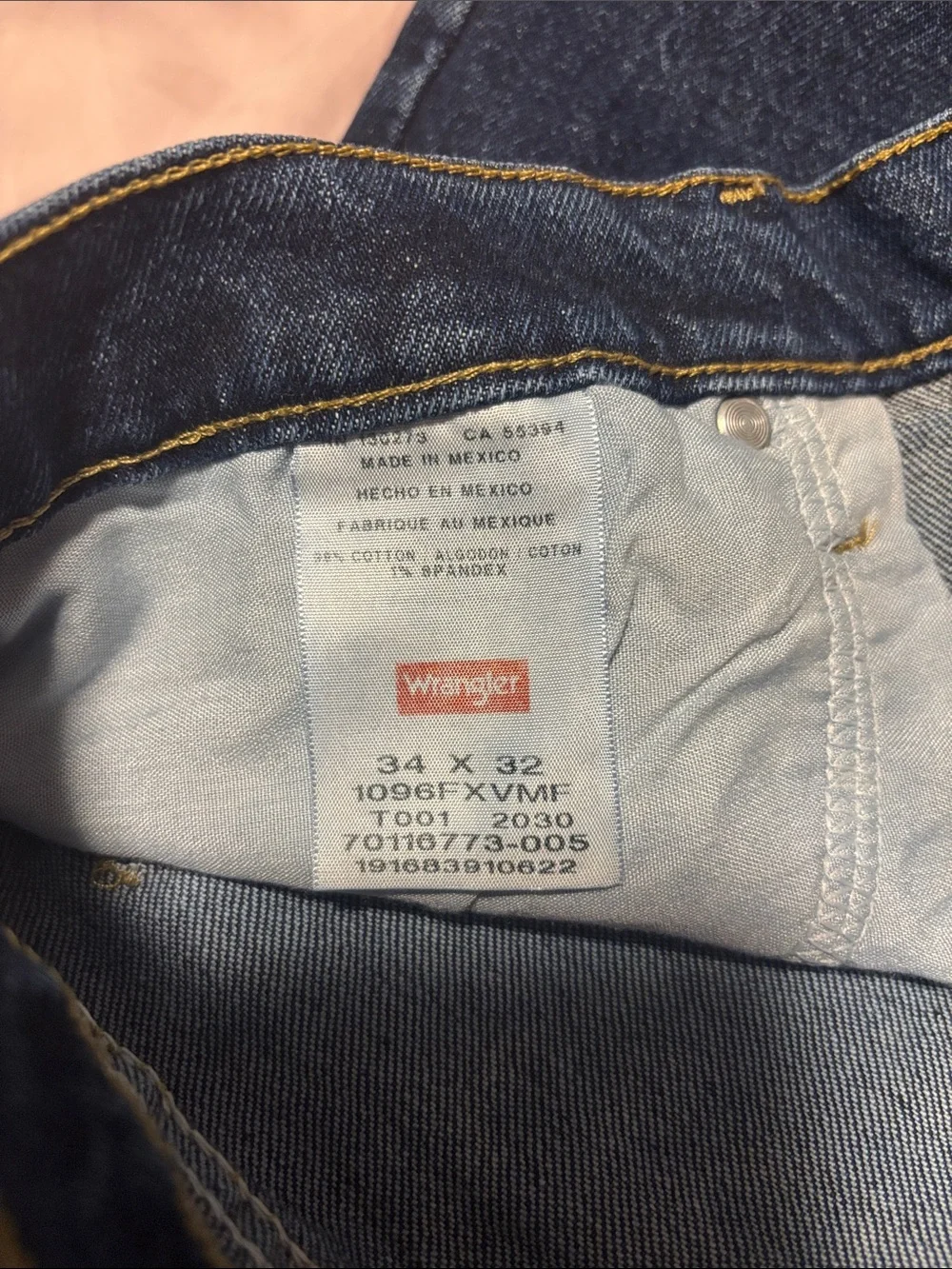 Wrangler Straight Leg men’s Jeans in Dark Blue Denim